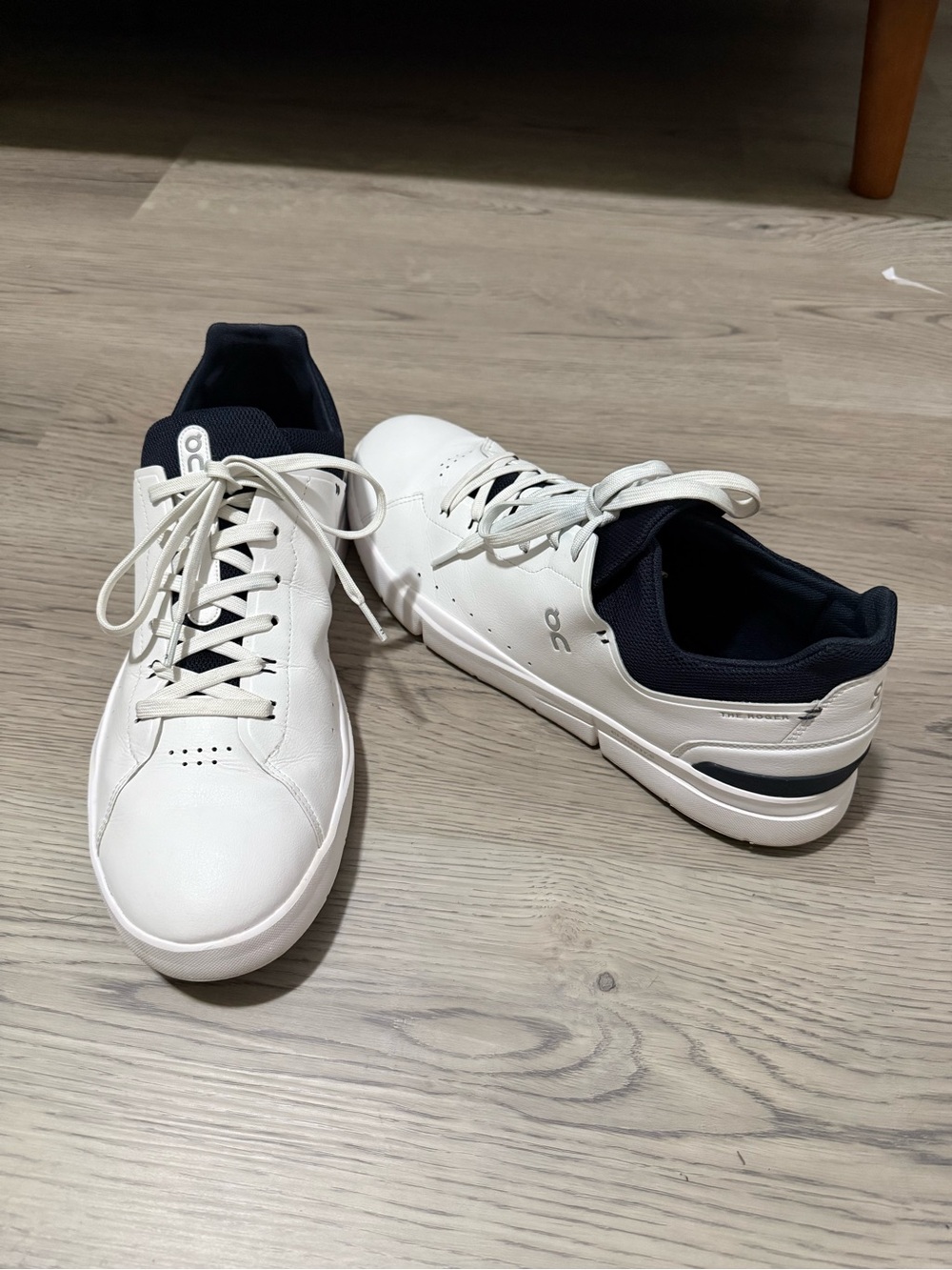On Running The Roger Mens 14 White Navy Tennis Shoes Speedboard Vegan Leather